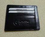 Kožené ploché pouzdro na kreditky ((10 ks), dvě postranní kapsičky a shora velká kapsa